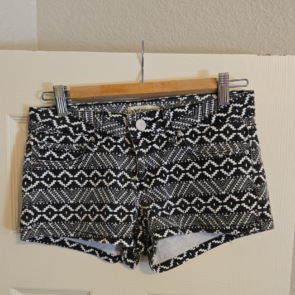 YMI Black and White Patterned Junior's Jean Shorts